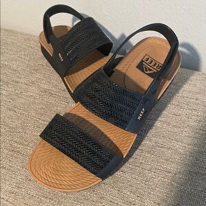 Reef Black and tan woven look pvc wet and dry Sandals